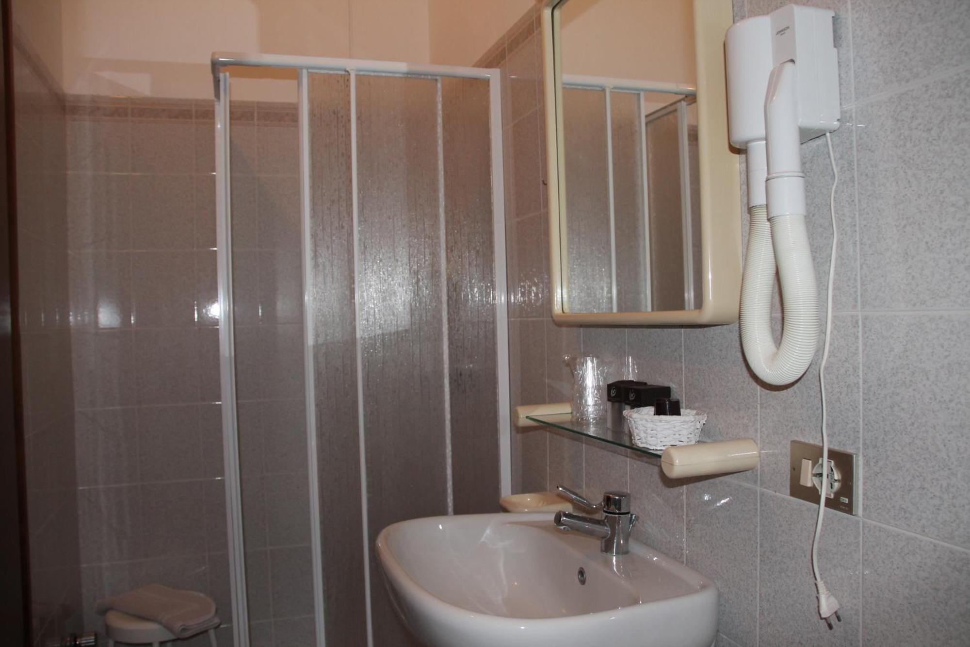 Hotel Helios Diano Marina Bilik gambar