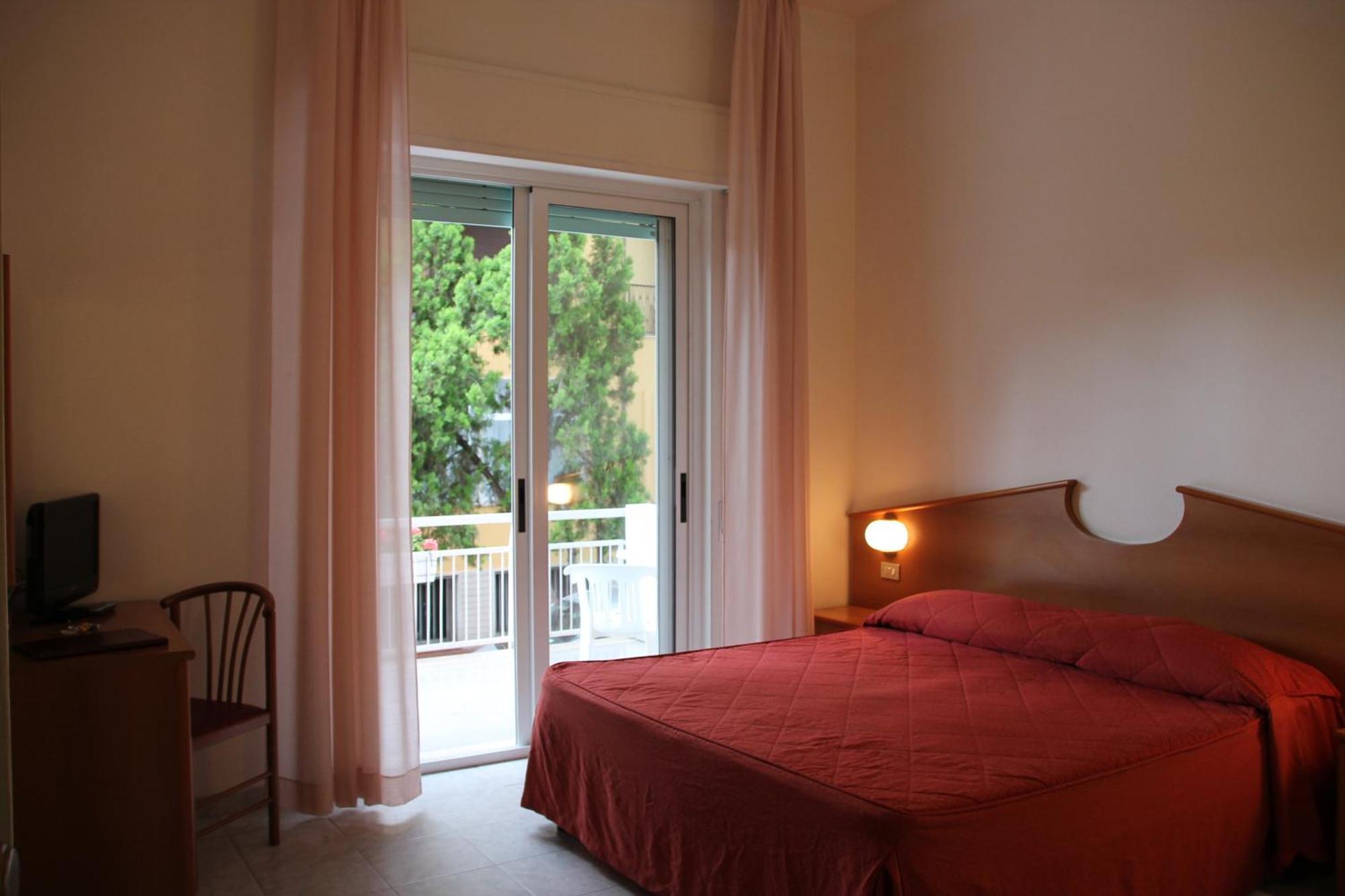 Hotel Helios Diano Marina Bilik gambar