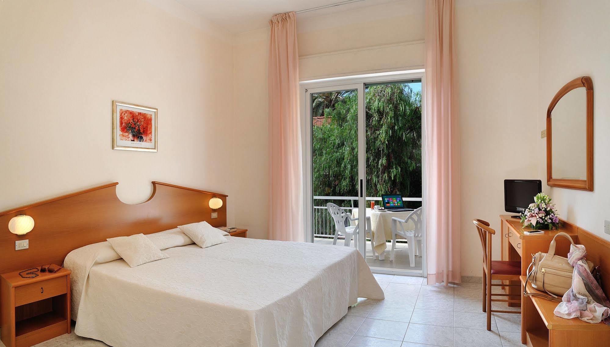 Hotel Helios Diano Marina Luaran gambar